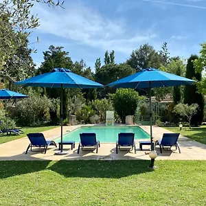 Domaine Au Coeur Des Alpilles Bed & Breakfast